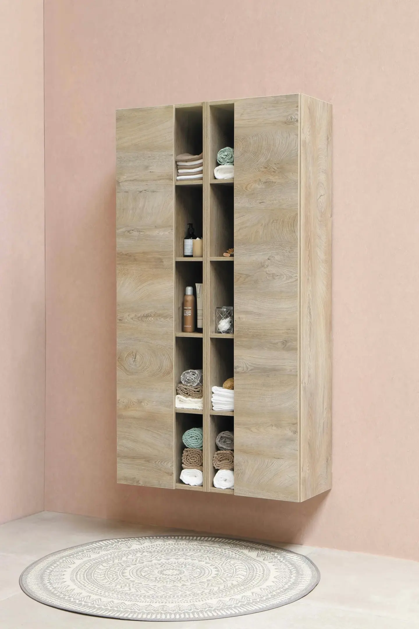 Hardware bar